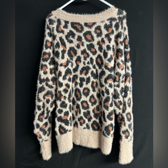 Leopard Print, Eyelash Sweater, Size XL, Time and Tru - Picture 3 of 7